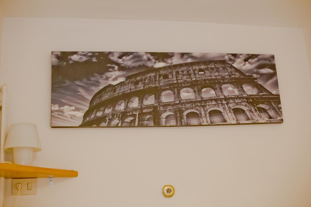 Vacanze Romane Colosseum Exterior foto